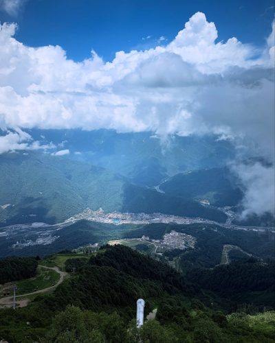 Ресторан "Вершина", 2200m в июле — фото погоды (2025-07-15)