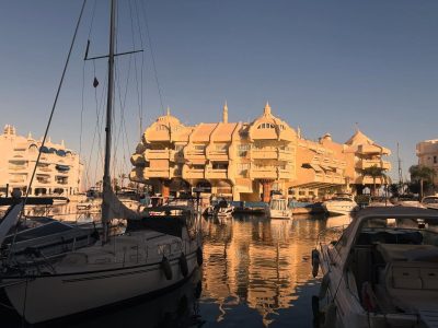 Benalmadena Marina в сентябре — фото погоды (2025-09-24)