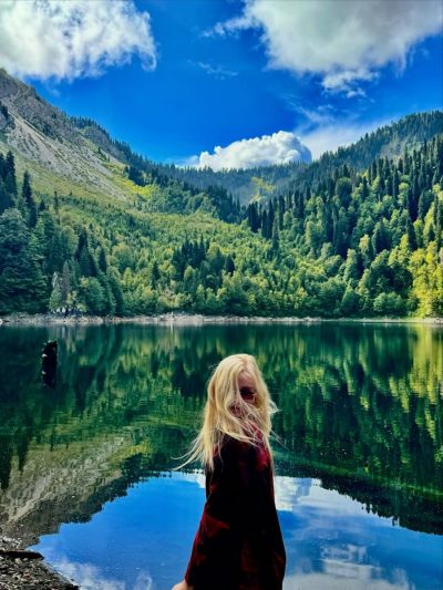 Lake Smaller Ritsa в сентябре — фото погоды (2025-09-11)