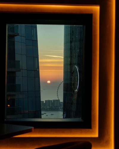 Dubai Marriott Harbour Hotel & Suites — фото погоды в феврале (2026-02-16)
