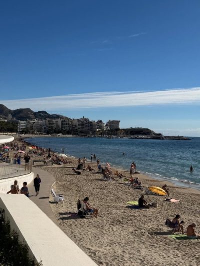 Playa de Poniente в декабре — фото погоды (2025-12-14)