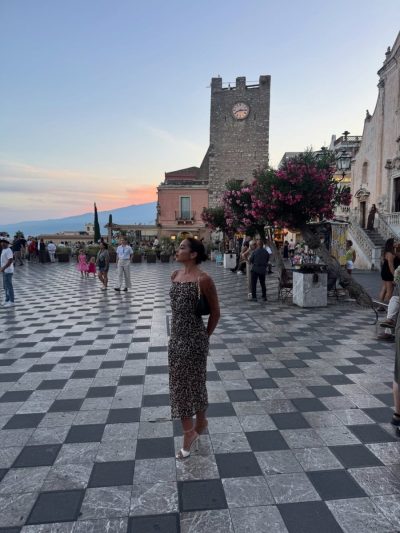 Piazza IX Aprile - Taormina в июне — фото погоды (2026-06-26)