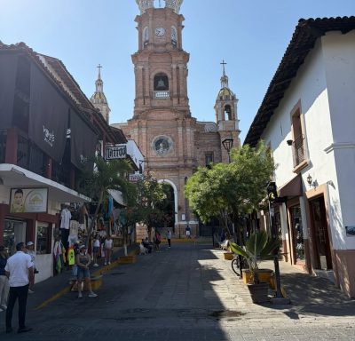 Church of Our Lady of Guadalupe (Puerto Vallarta) в апреле — фото погоды (2026-04-28)