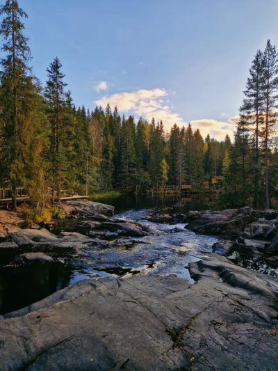 Рускеальские водопады в октябре — фото погоды (2025-10-15)