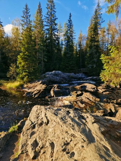Рускеальские водопады в октябре — фото погоды (2025-10-15)