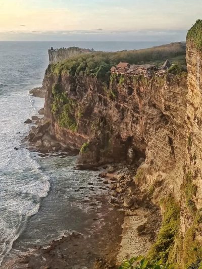 Uluwatu Temple в марте — фото погоды (2026-03-31)