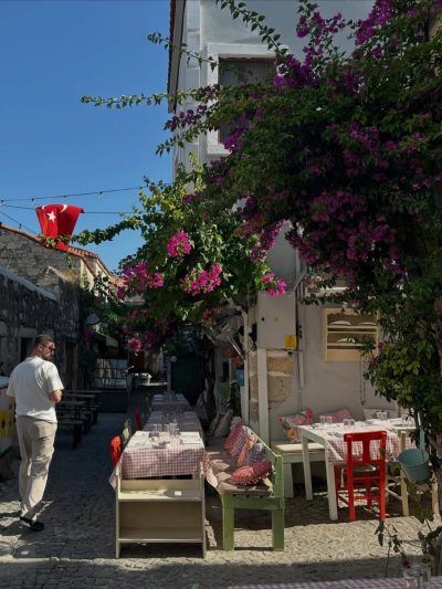 Alaçatı Çarşı в июле — фото погоды (2026-07-09)