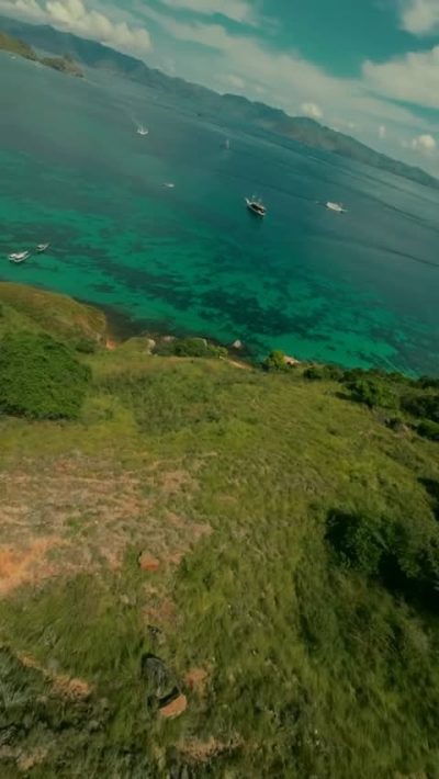 Pink beach komodo island - pulau komodo в декабре — фото погоды (2025-12-24)