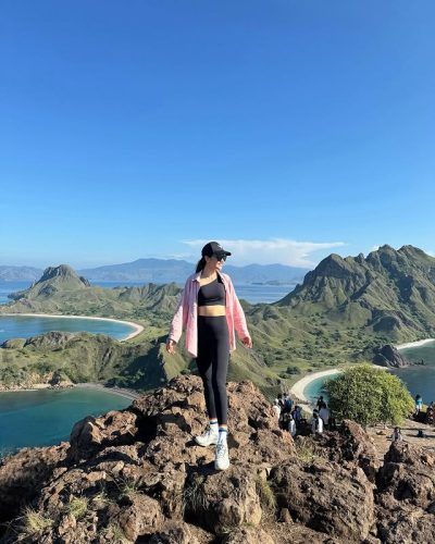 Pink beach komodo island - pulau komodo в апреле — фото погоды (2026-04-19)
