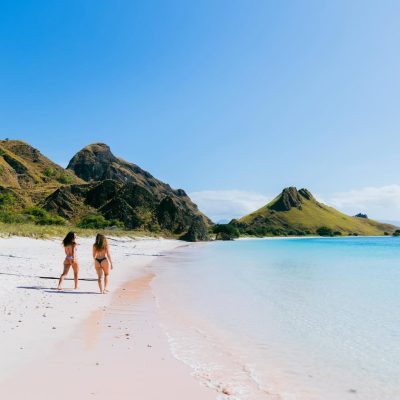 Pink beach komodo island - pulau komodo в мае — фото погоды (2026-05-24)