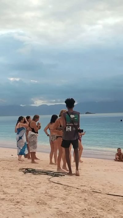 Pink beach komodo island - pulau komodo в июне — фото погоды (2026-06-30)