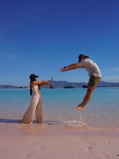 Pink beach komodo island - pulau komodo в июле — фото погоды (2026-07-16)