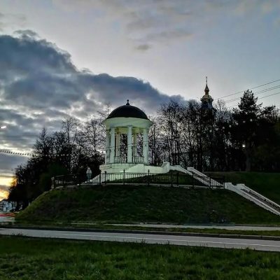 Беседка А. Н. Островского в июне — фото погоды (2025-06-12)