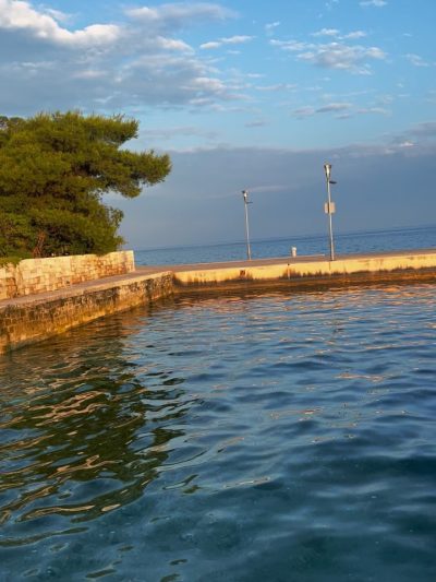 Crveni Otok в августе — фото погоды (2025-08-22)