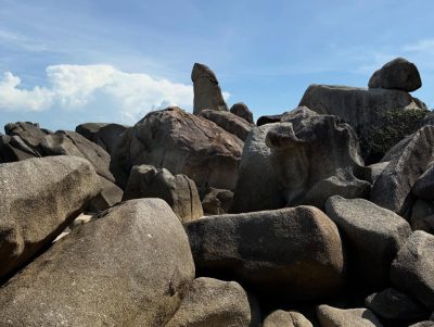 Grandmother and Grandfather Rock в октябре — фото погоды (2025-10-17)