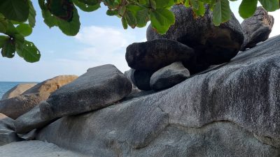 Grandmother and Grandfather Rock в апреле — фото погоды (2026-04-18)