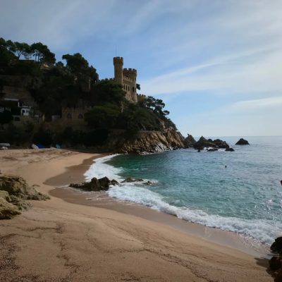 Lloret de Mar Beach в феврале — фото погоды (2026-02-18)