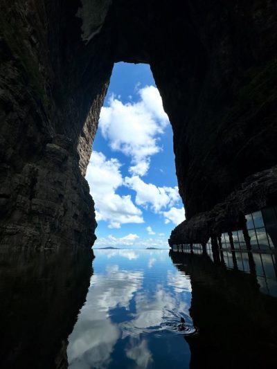 天门洞 Tianmen Cave в августе — фото погоды (2025-08-17)