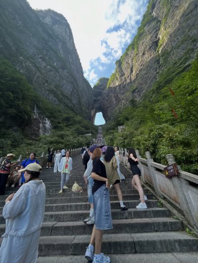 天门洞 Tianmen Cave в июле — фото погоды (2026-07-14)
