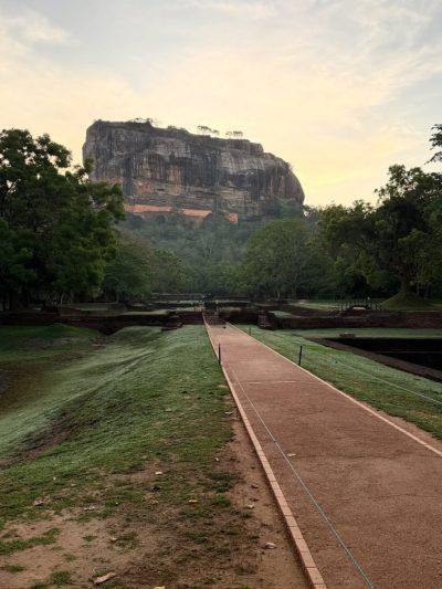 Sigiria Lion Rock Fotress в октябре — фото погоды (2025-10-13)
