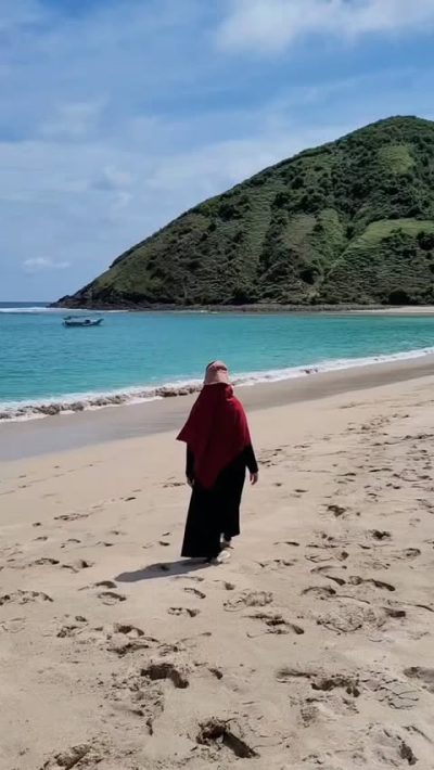 Pantai Mawun Lombok Tengah NTB в апреле — фото погоды (2026-04-09)
