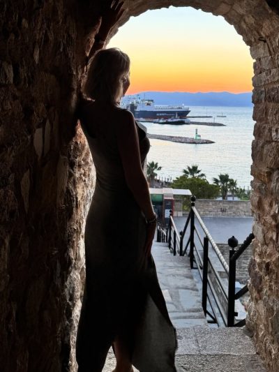 Çeşme Kale ve Müzesi в сентябре — фото погоды (2025-09-23)