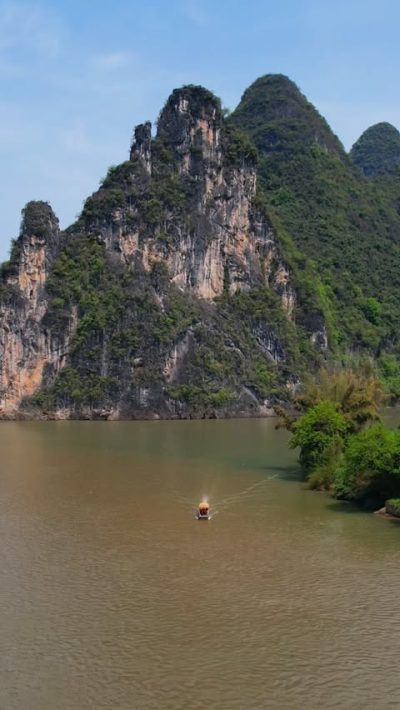 Li River, Guilin, 桂林 в октябре — фото погоды (2025-10-18)