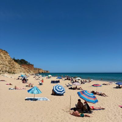Praia Do Porto De Mós в августе — фото погоды (2025-08-31)