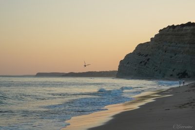 Praia Do Porto De Mós в сентябре — фото погоды (2025-09-29)