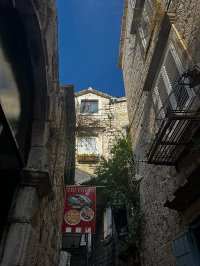 Trogir, Kroatien в июле — фото погоды (2026-07-14)