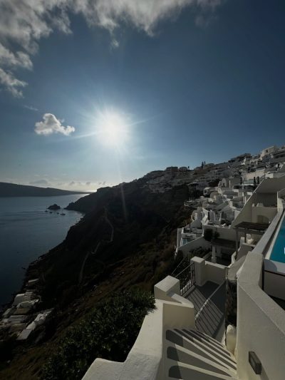 Katikies Hotel Santorini Greece — фото погоды в апреле (2026-04-12)
