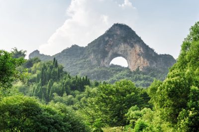 Moon Hill, Yangshuo, Guanxi, China в мае — фото погоды (2026-05-24)