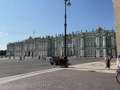Дворцовая площадь / Palace Square — фото погоды в июле (2026-07-19)