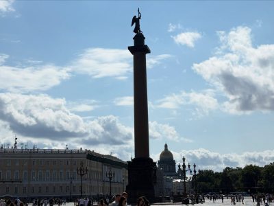 Дворцовая площадь / Palace Square — фото погоды в июле (2026-07-19)