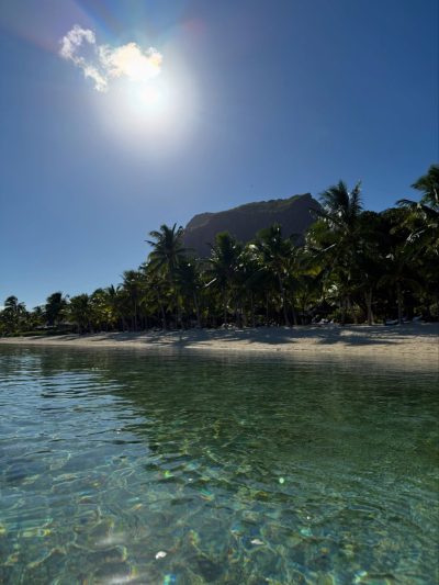 Dinarobin Beachcomber Golf Resort & Spa — фото погоды в июне (2026-06-05)