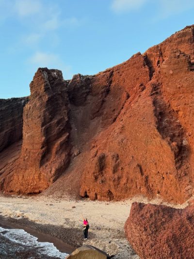 Red Sand Beach, Santorini в феврале — фото погоды (2026-02-12)