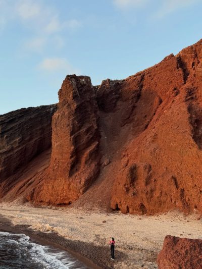 Red Sand Beach, Santorini в феврале — фото погоды (2026-02-12)