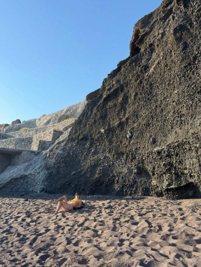 Red Sand Beach, Santorini в мае — фото погоды (2026-05-05)