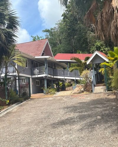 Praslin, Seyechellen в октябре — фото погоды (2025-10-21)