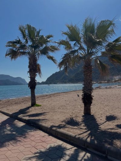 Içmeler Beach в апреле — фото погоды (2026-04-08)