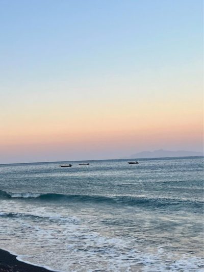Perissa Beach в мае — фото погоды (2026-05-24)