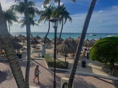 Playa Linda Beach Resort, Oranjestad, Aruba в феврале — фото погоды (2026-02-24)