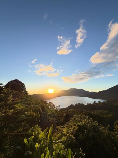 Twin Lake, Tamblingan & Buyan в мае — фото погоды (2026-05-29)