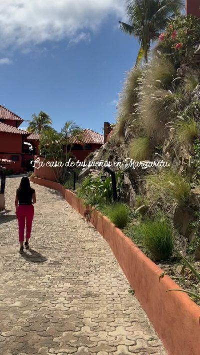 Urb Playa Moreno в декабре — фото погоды (2025-12-30)