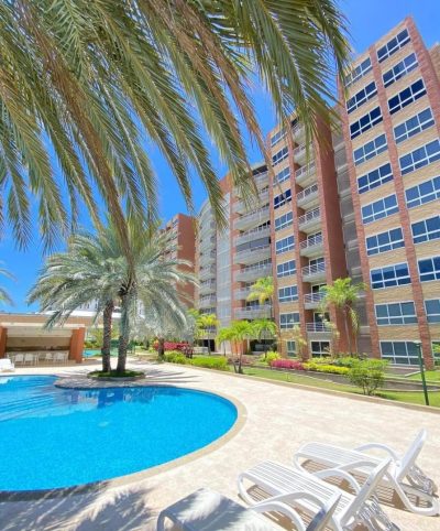 Urb Playa Moreno в июне — фото погоды (2026-06-12)