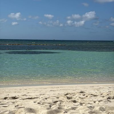 Secrets St. James Place Montego Bay Jamaica в апреле — фото погоды (2025-04-28)
