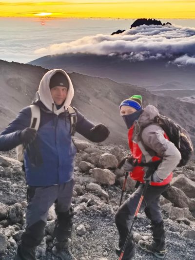 Kilimanjaro - Barafu Camp @ 4,900m в октябре — фото погоды (2025-10-19)