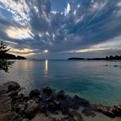 Park Suma Zlatni Rt в июле — фото погоды (2025-07-19)