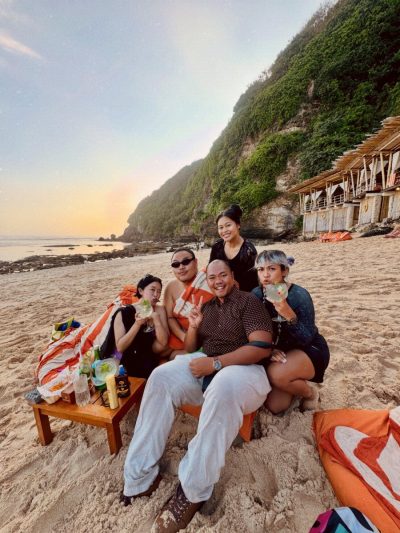 Sundays Beach Club в мае — фото погоды (2026-05-21)