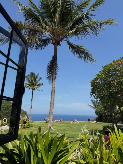 Sundays Beach Club в мае — фото погоды (2026-05-30)